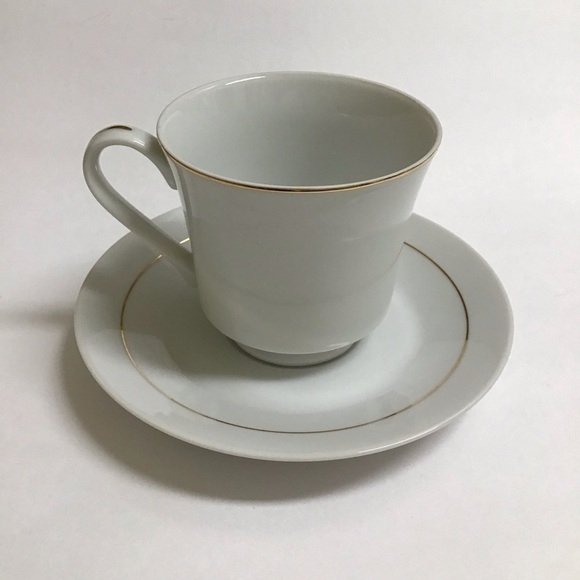 Walt Disney World Cinderella's Castle Tea Cup & Saucer Gold Trim 1970’s Vintage - Picture 4 of 12